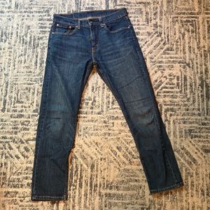 Levi 502 mens jeans. W31 L32. Slim fit.